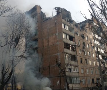 clădire lovită de obuz