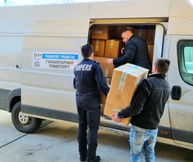 transport-umanitar-cernauti-refugiati-ucraina-ajutoare